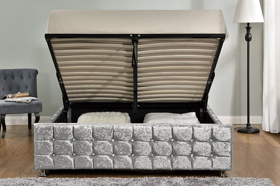1150 Soft fabric Wooden frame Upholstered Bed