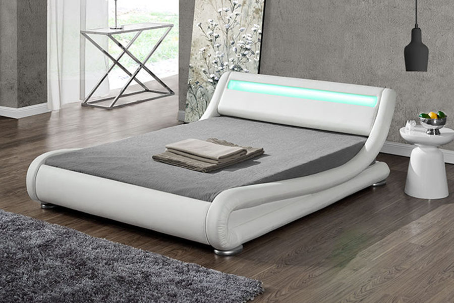 1881 Modern Fabric Upholstered Bed